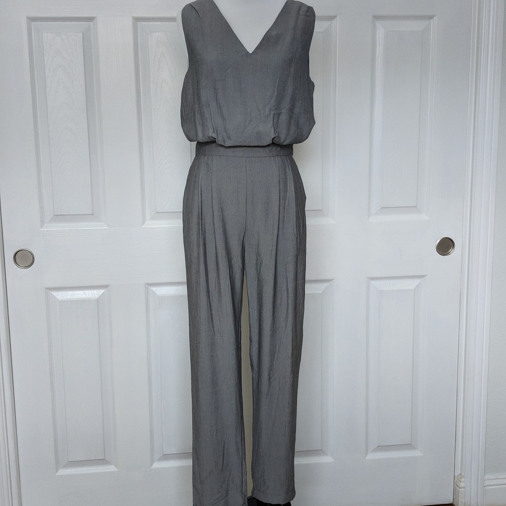 Gray long jumpsuit, sleeveless with pockets NWO